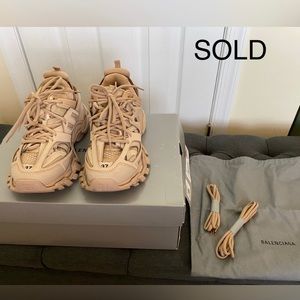🛑SOLD!!🛑 Authentic Balenciaga Women's Track Low Top Sneakers Size 37(US 7)